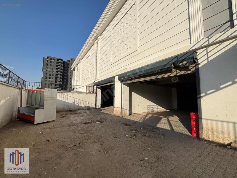 Rotasyon'dan Winstovn Yanı 2.000 M2 Kiralık Depo — fotoğraf 12