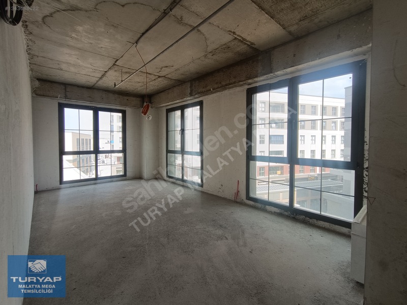 Turyap Mega'dan Yeni Çarşıda Akpınar Yanı 32m² Kiralık Ofis