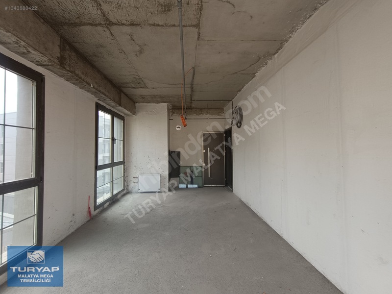 Turyap Mega'dan Yeni Çarşıda Akpınar Yanı 32m² Kiralık Ofis — fotoğraf 2