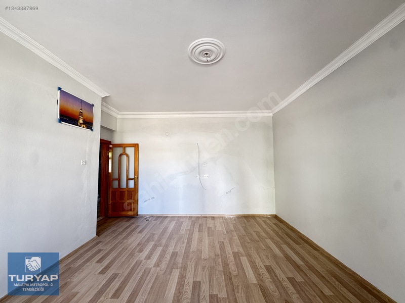 Turyap Metropol-2'Den Sivas Caddesi Arkasında Kiralık 3+1 Daire