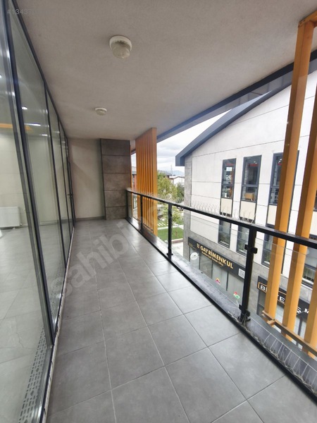 Yeniyapı'dan Meydan54 İş Merkezinde Kiralık Dubleks Ofis — fotoğraf 9