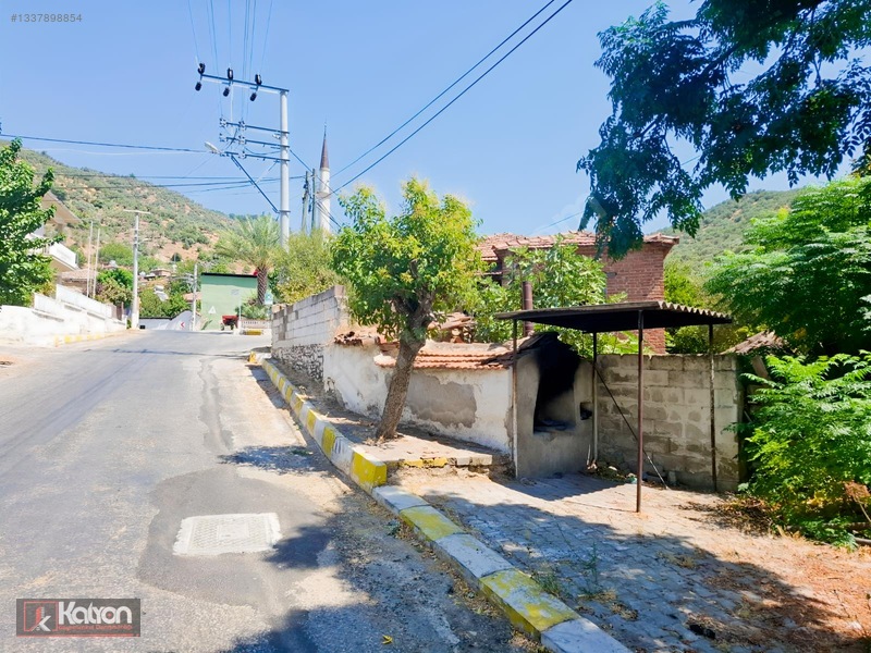 Bayındır Kaplıca Bölgesi Ergenlide 595m2 Bahçeli Ev — fotoğraf 2