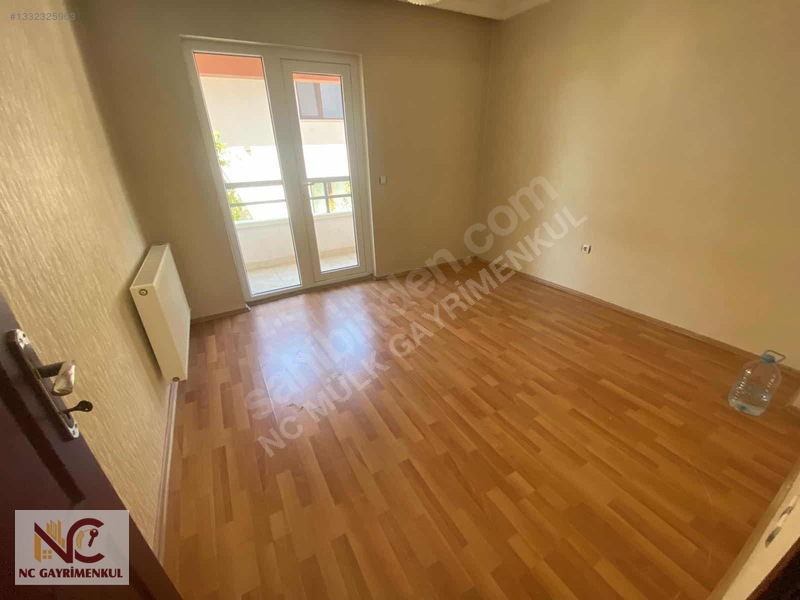 Nc'den Ş.c.karacada Sokullu Cd Üstü Masrafsız 3+1 1.katta 150 M2 — fotoğraf 12