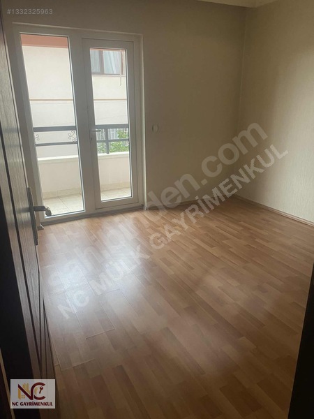 Nc'den Ş.c.karacada Sokullu Cd Üstü Masrafsız 3+1 1.katta 150 M2 — fotoğraf 14