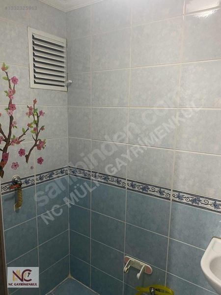 Nc'den Ş.c.karacada Sokullu Cd Üstü Masrafsız 3+1 1.katta 150 M2 — fotoğraf 22