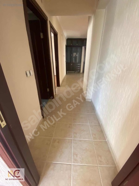 Nc'den Ş.c.karacada Sokullu Cd Üstü Masrafsız 3+1 1.katta 150 M2 — fotoğraf 25