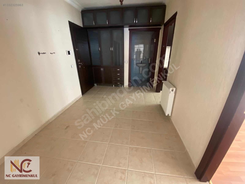 Nc'den Ş.c.karacada Sokullu Cd Üstü Masrafsız 3+1 1.katta 150 M2 — fotoğraf 26