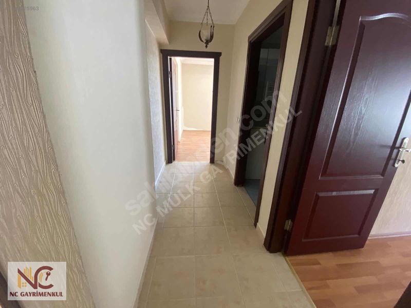 Nc'den Ş.c.karacada Sokullu Cd Üstü Masrafsız 3+1 1.katta 150 M2 — fotoğraf 30