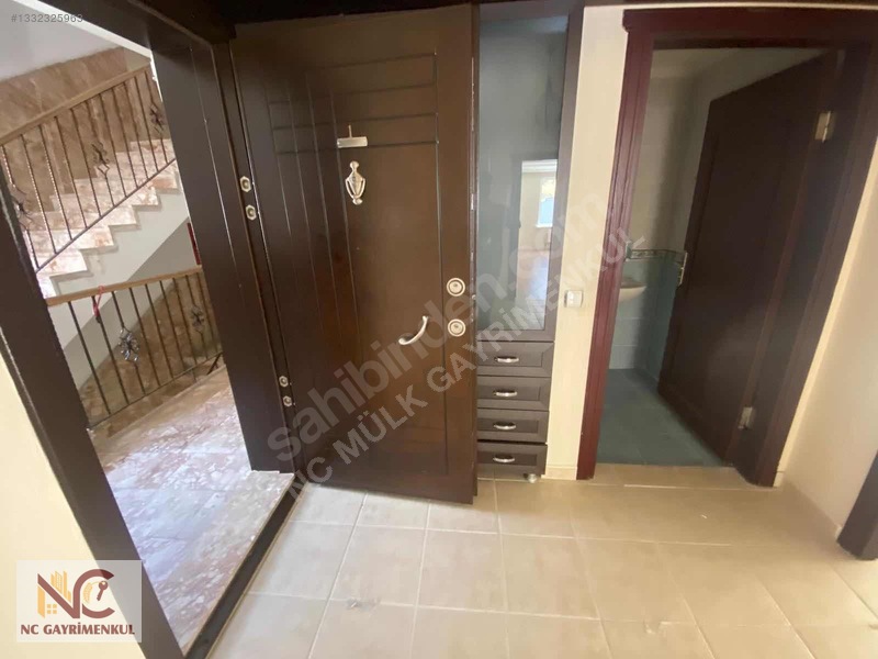 Nc'den Ş.c.karacada Sokullu Cd Üstü Masrafsız 3+1 1.katta 150 M2 — fotoğraf 33