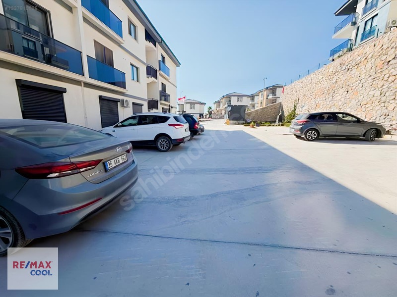 Akbükte Güvenlıklı Havuzlu Sıtede Full Denız Manzaralı 2+1 Daire — fotoğraf 3