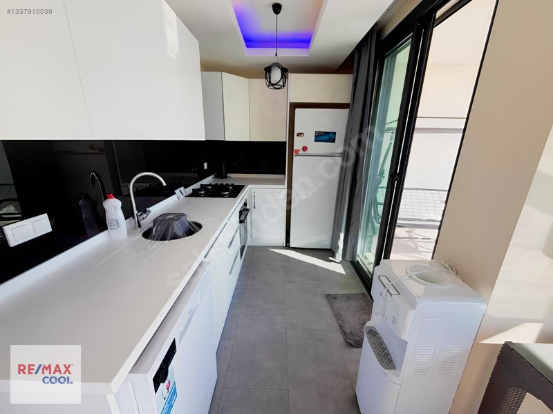 Akbükte Güvenlıklı Havuzlu Sıtede Full Denız Manzaralı 2+1 Daire — fotoğraf 5