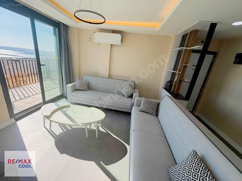 Akbükte Güvenlıklı Havuzlu Sıtede Full Denız Manzaralı 2+1 Daire — fotoğraf 11
