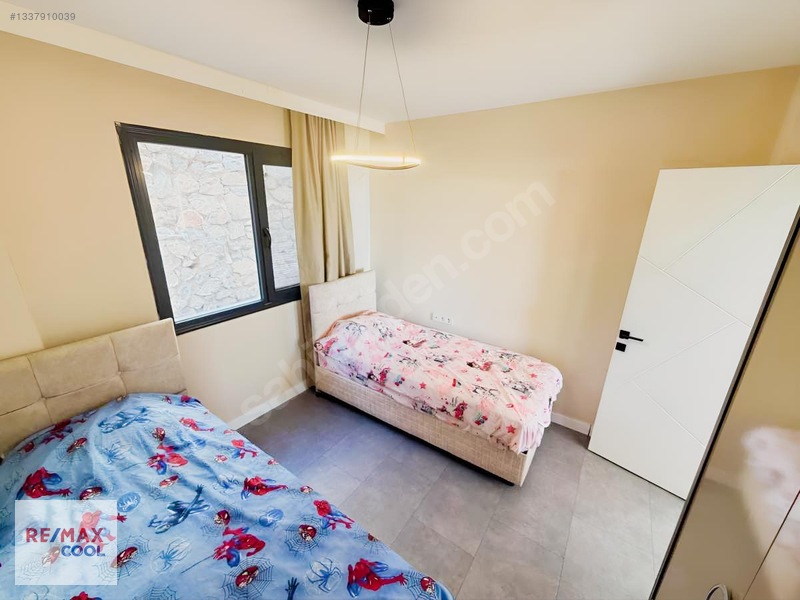 Akbükte Güvenlıklı Havuzlu Sıtede Full Denız Manzaralı 2+1 Daire — fotoğraf 26