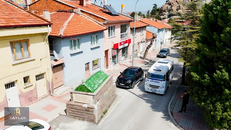 Afyon Baylan Emlak'tan Olucak Mahallesinde Satılık Müstakil Ev — fotoğraf 2