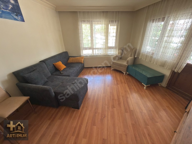 Artı Emlak'tan Güventepe Cad. Paraleli Ara Katta Satılık 2+1 — fotoğraf 3