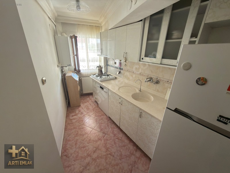 Artı Emlak'tan Güventepe Cad. Paraleli Ara Katta Satılık 2+1 — fotoğraf 6