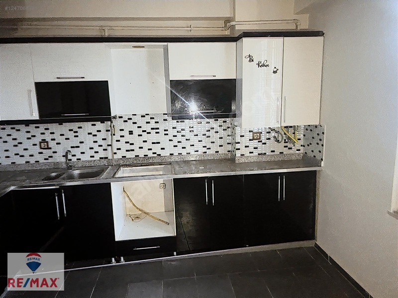 Seyrantepe Toki Bolgesinde Güleryüz Sitesi 2+1, 90 M² — fotoğraf 3