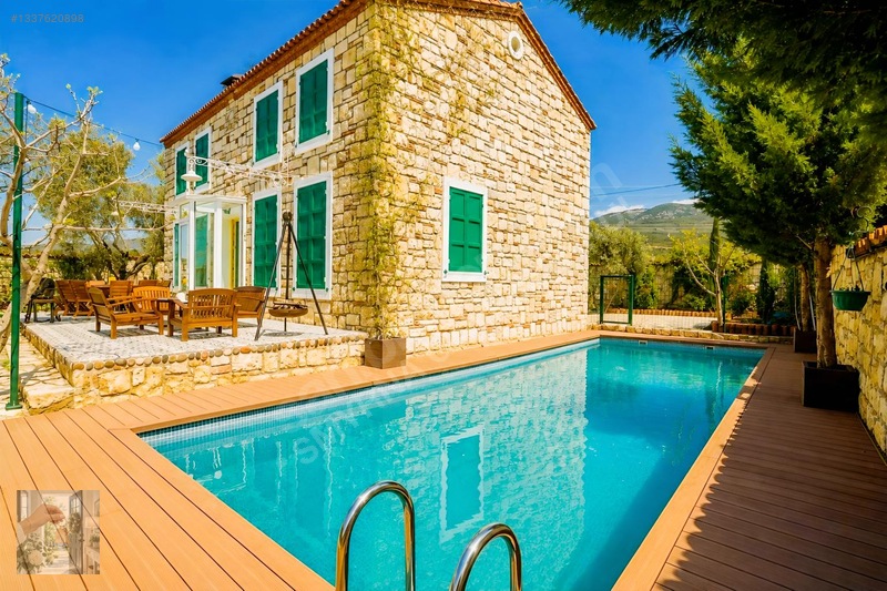 Kaynaklar Söğütte 2.800 M2 Arsa İçinde Ruhsatlı Villa