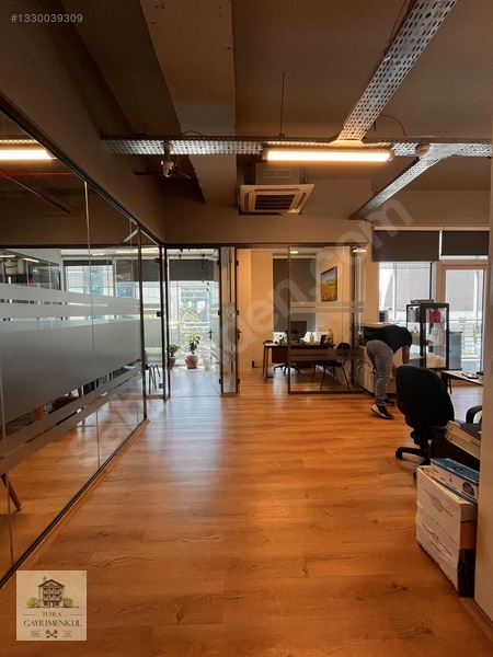 İzpark Plaza Teraslı 320 M2 Satılık Masrafsız Ofis — fotoğraf 12