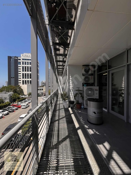 İzpark Plaza Teraslı 320 M2 Satılık Masrafsız Ofis — fotoğraf 32
