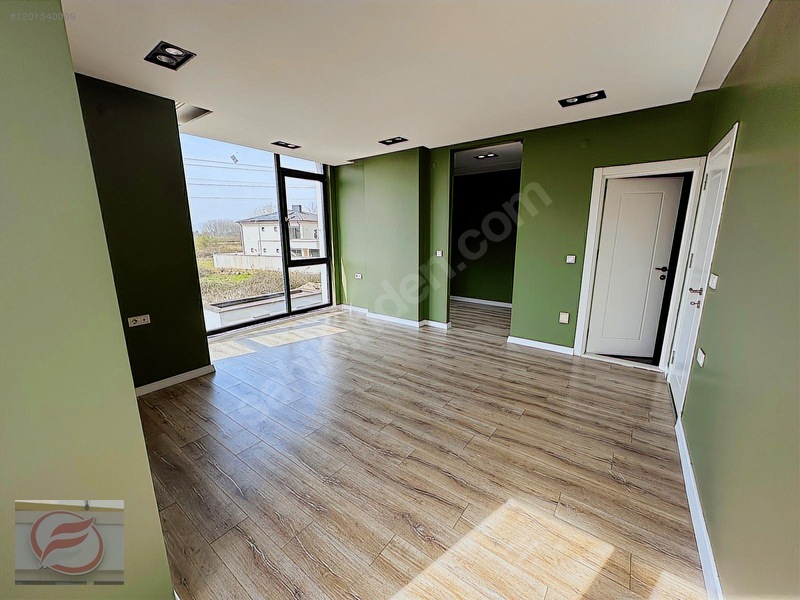 Efe Grup'tan Şıralık Bölgesi 300 M2 Satılık Triblex Köşe Villa — fotoğraf 7