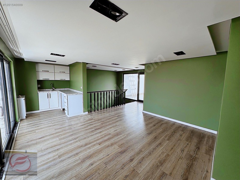 Efe Grup'tan Şıralık Bölgesi 300 M2 Satılık Triblex Köşe Villa — fotoğraf 10