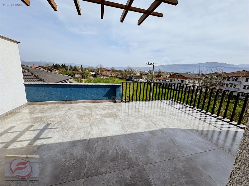 Efe Grup'tan Şıralık Bölgesi 300 M2 Satılık Triblex Köşe Villa — fotoğraf 11