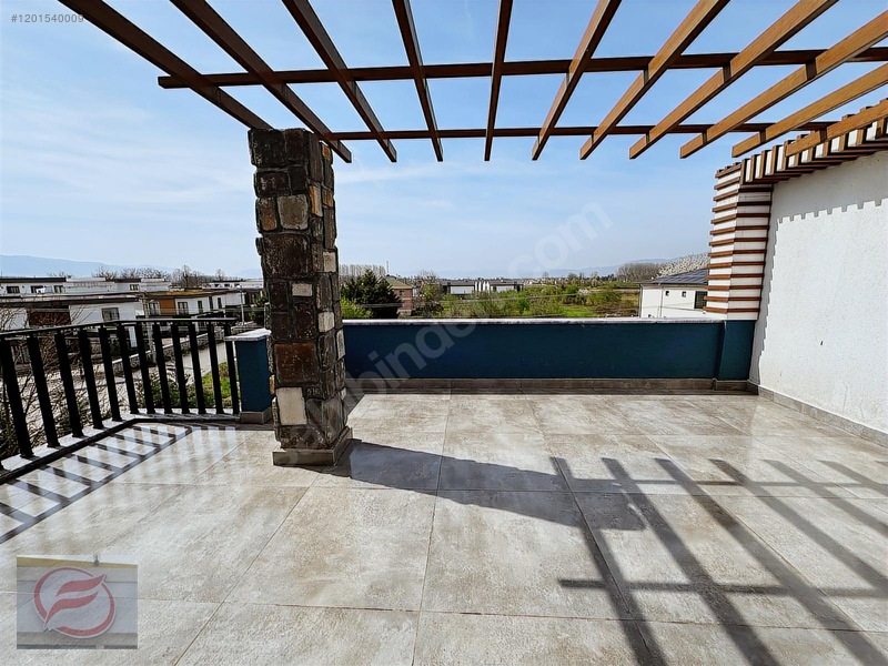 Efe Grup'tan Şıralık Bölgesi 300 M2 Satılık Triblex Köşe Villa — fotoğraf 12
