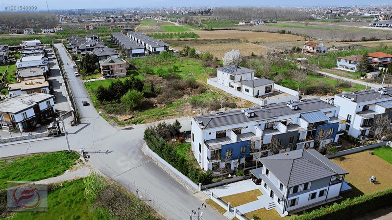 Efe Grup'tan Şıralık Bölgesi 300 M2 Satılık Triblex Köşe Villa — fotoğraf 18