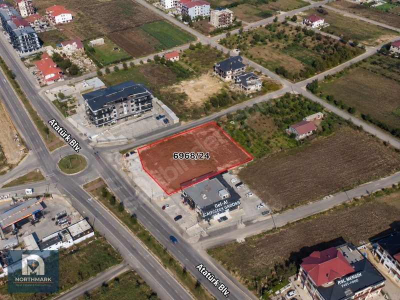 Atatürk Bulvarı'nda 225 M² Satılık Dükkan — fotoğraf 2