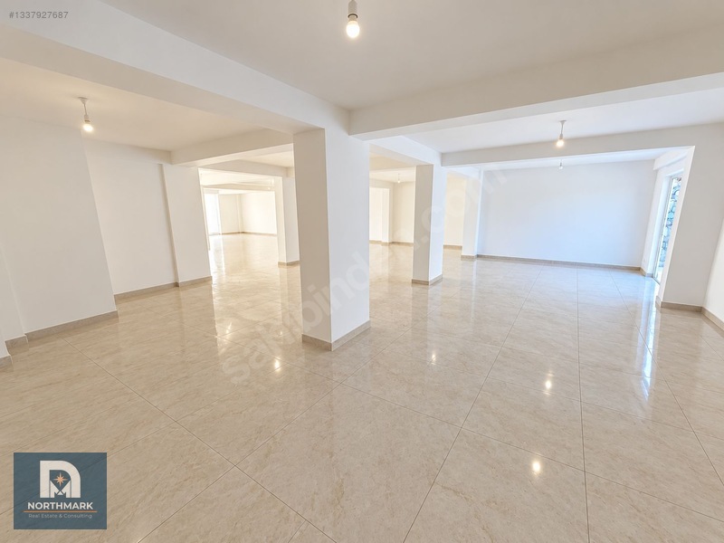 Atatürk Bulvarı'nda 225 M² Satılık Dükkan — fotoğraf 4