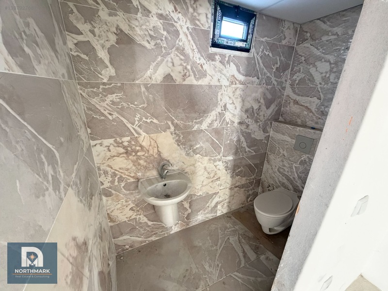 Atatürk Bulvarı'nda 225 M² Satılık Dükkan — fotoğraf 7