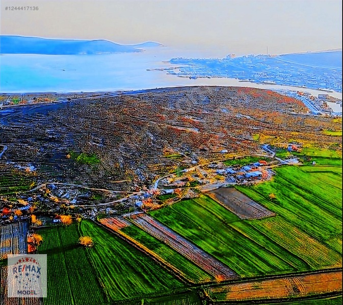 Alaçatı Port Projesinin 5.etap Sınırında Satılık 3375 M2 Tarla — fotoğraf 9