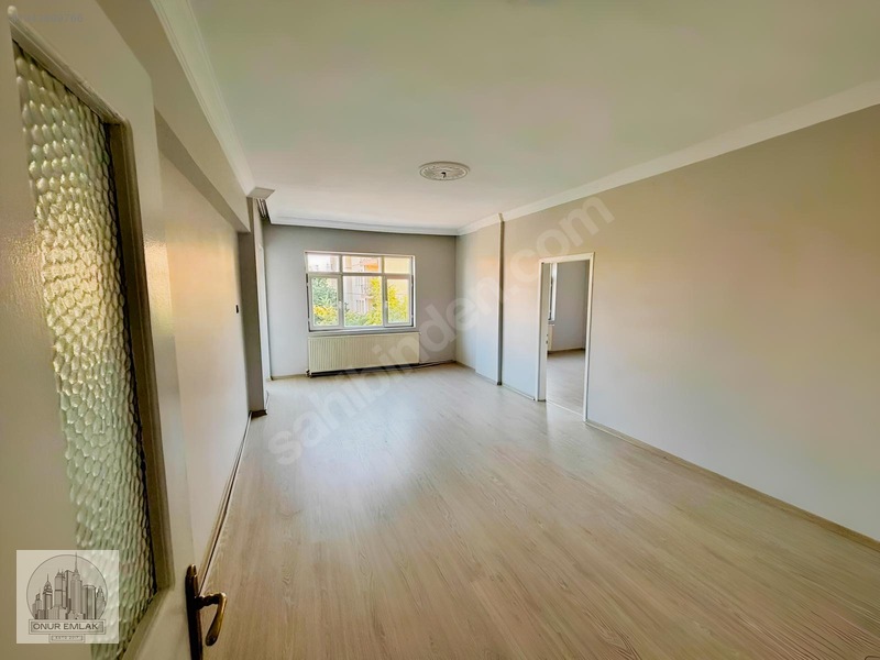 Onur Emlak Gayrimenkul | Zafer & Yol Cepheli & Cam Balkon — fotoğraf 3