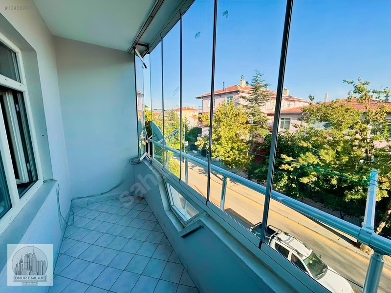Onur Emlak Gayrimenkul | Zafer & Yol Cepheli & Cam Balkon — fotoğraf 4
