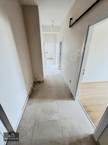 Çiftci Emlak'dan Sıfır 2+1 85 M2 Kapalı Otoparklı — fotoğraf 3