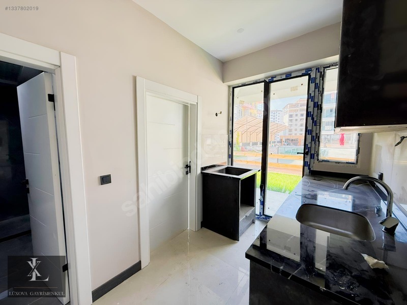 Lüxova'dan Protokol Yolu Yakını Havuzlu 1+1 Kiralık Daire — fotoğraf 19