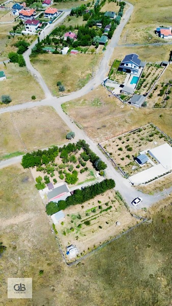 Cb Yatırımdan Etrafı Çevrili Ağaçları Hazır Hobi Fiyatına İmarlı — fotoğraf 3