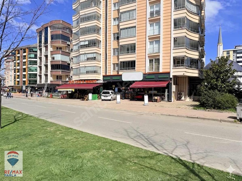 █ Cağaloglu Cephe / Köşe 105 M2 Dükkan █ Erhan Balcancı — fotoğraf 4
