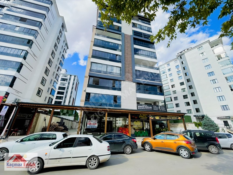 Kaçmaz Emlak'tan Çaydaçıranın Kalbinde 475m2 Kiralık Dükkan