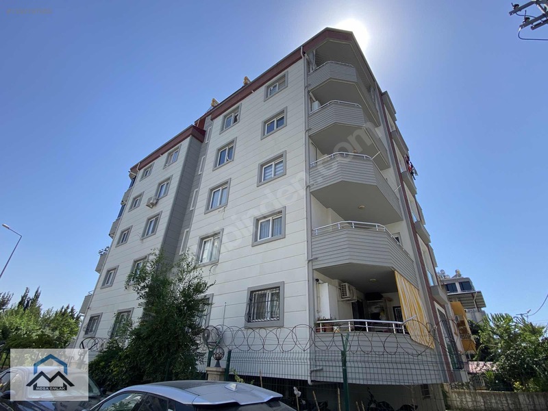 Mega Emlaktan Hastane Altında Satılık 3+1 Daire