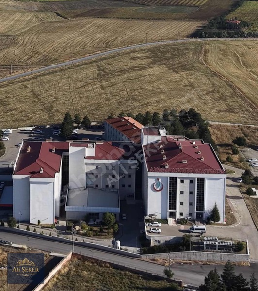Alaca Devlet Hastanesi Yanında Satılık 478 M² İmarlı Arsa — fotoğraf 2
