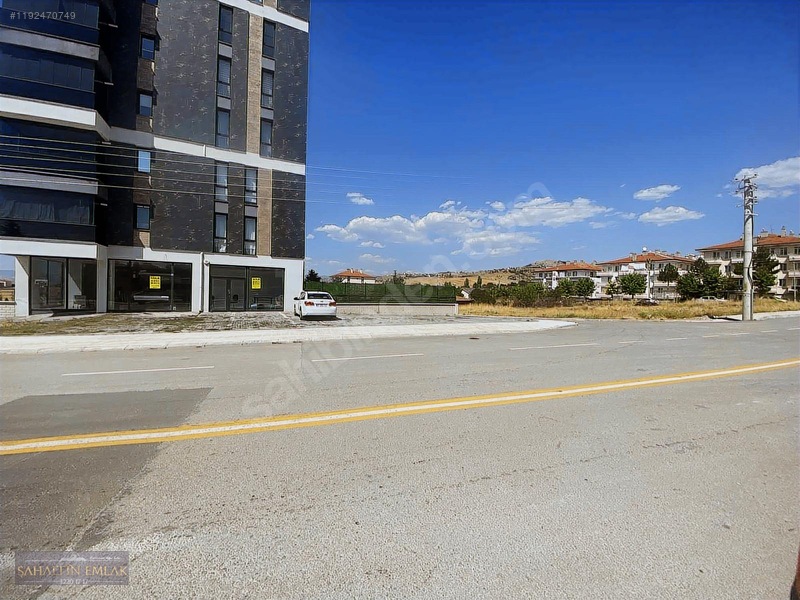 İlke Haus Sitesinde 700m2 Dükkan Veya Mağza Cade Üstü — fotoğraf 3