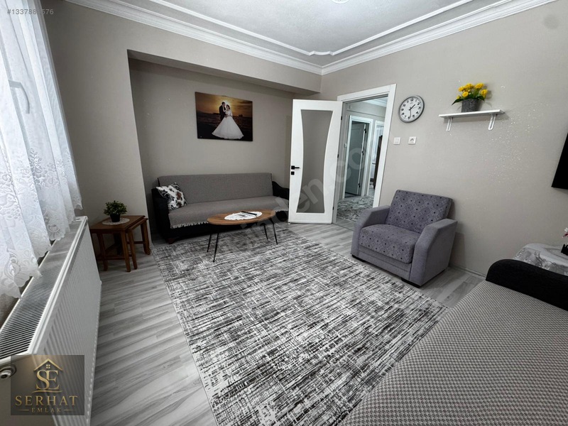 Serhat Emlak - Yeni Bina Çift Cephe Çift Balkon Büyük 2+1 — fotoğraf 2