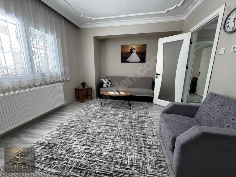 Serhat Emlak - Yeni Bina Çift Cephe Çift Balkon Büyük 2+1 — fotoğraf 3