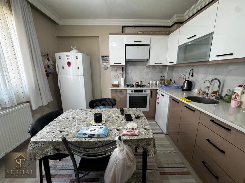 Serhat Emlak - Yeni Bina Çift Cephe Çift Balkon Büyük 2+1 — fotoğraf 6