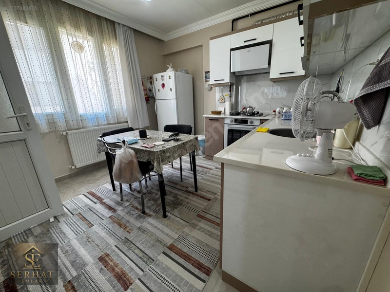 Serhat Emlak - Yeni Bina Çift Cephe Çift Balkon Büyük 2+1 — fotoğraf 7