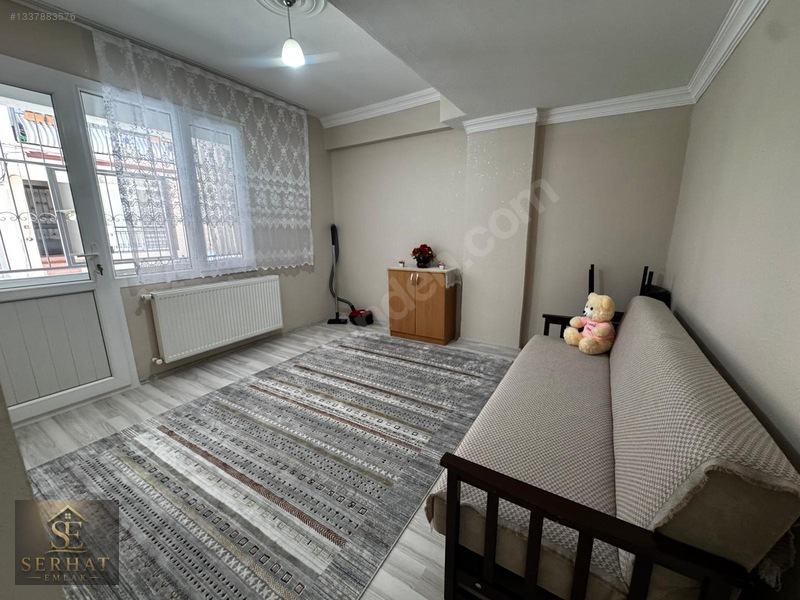 Serhat Emlak - Yeni Bina Çift Cephe Çift Balkon Büyük 2+1 — fotoğraf 14