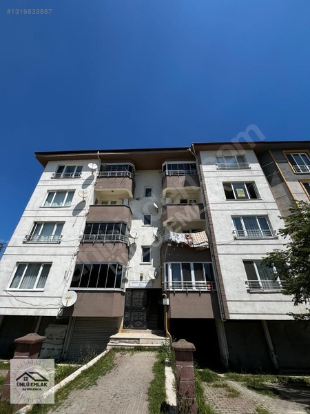 Ünlü Emlak'tan Geniş Ve Ferah Pehlivanlarda 3+1 Satılık Daire — fotoğraf 2