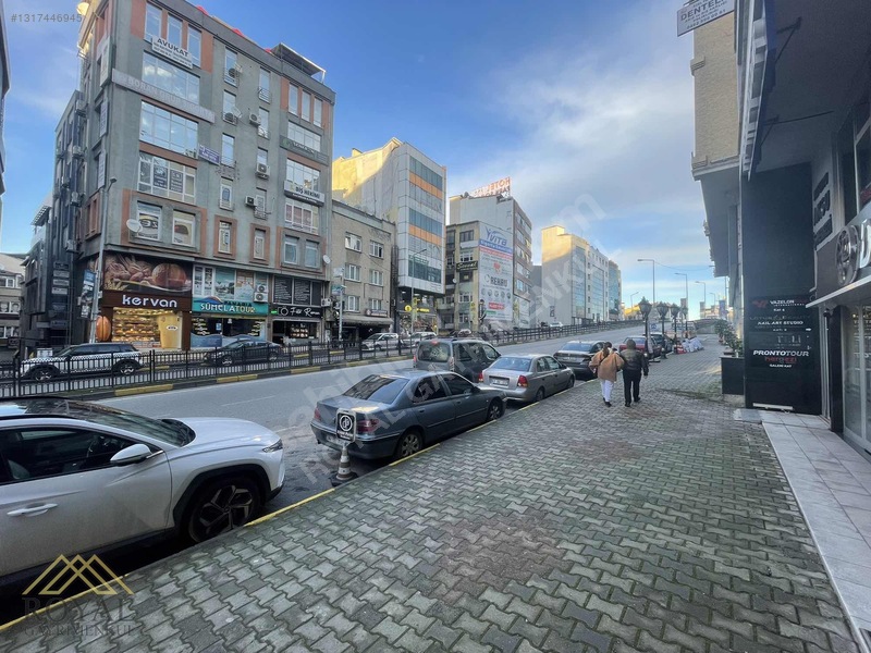 Royal'den Meydanda Devren Kiralık Dükkan — fotoğraf 4